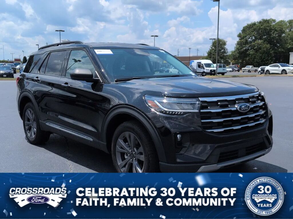 2025 Ford Explorer Active — photo 1 of 13