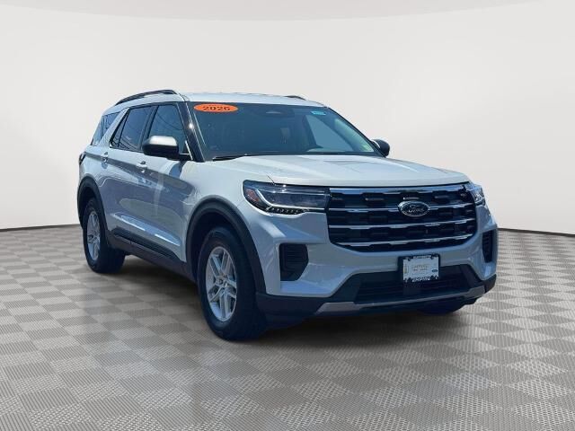 2026 Ford Explorer Active — photo 1 of 13