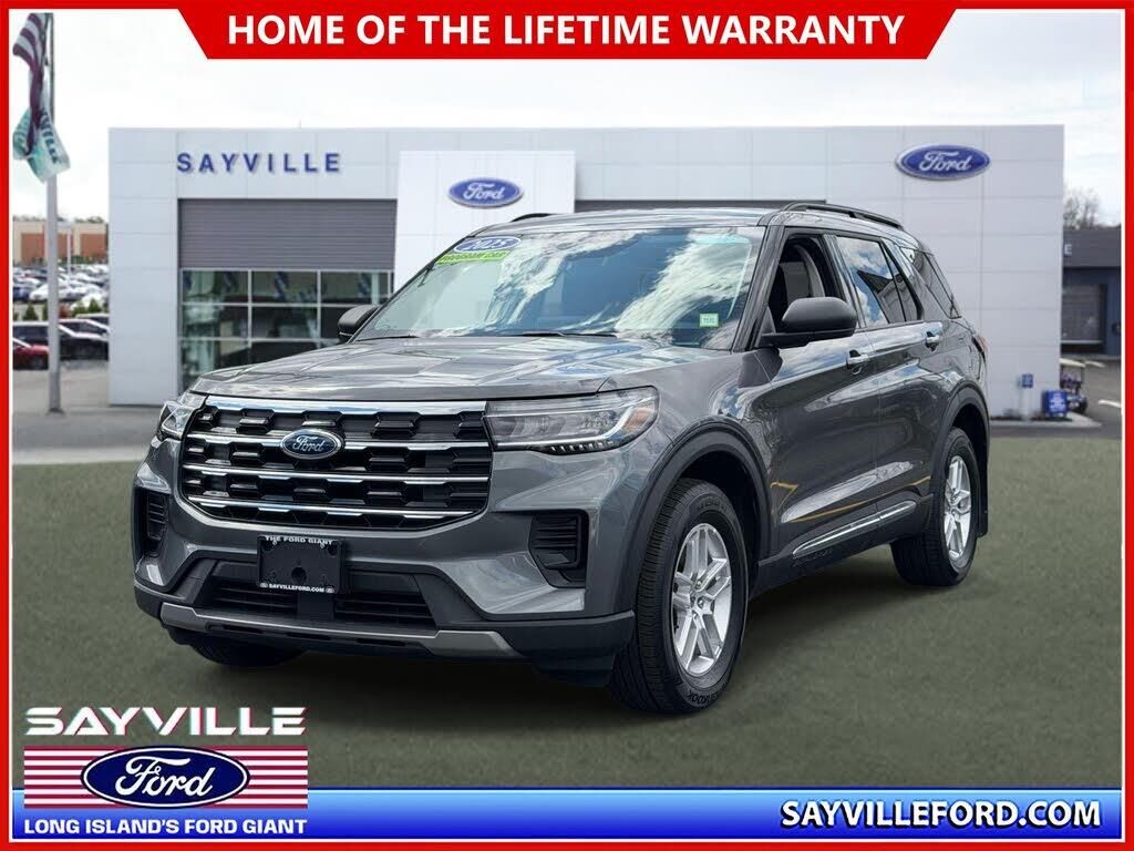 2025 Ford Explorer Active — photo 1 of 14