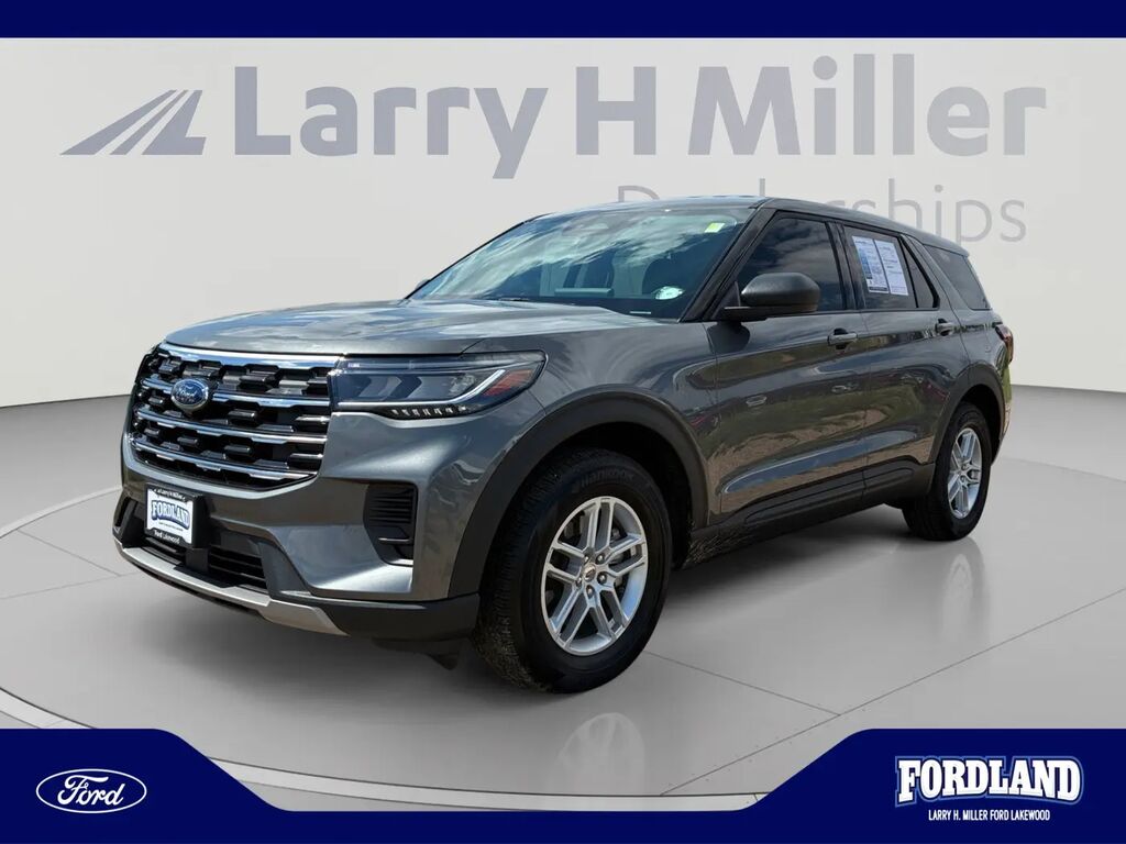 2026 Ford Explorer Active — photo 1 of 13