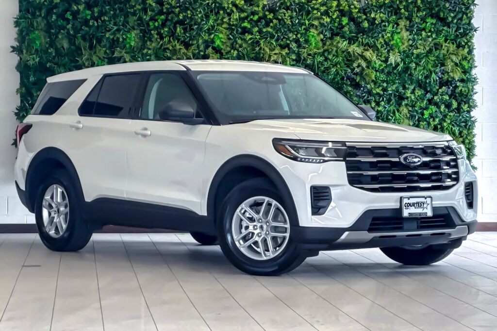 2026 Ford Explorer Active — photo 1 of 26
