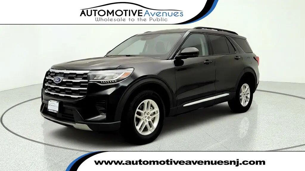 2025 Ford Explorer Active — photo 1 of 1