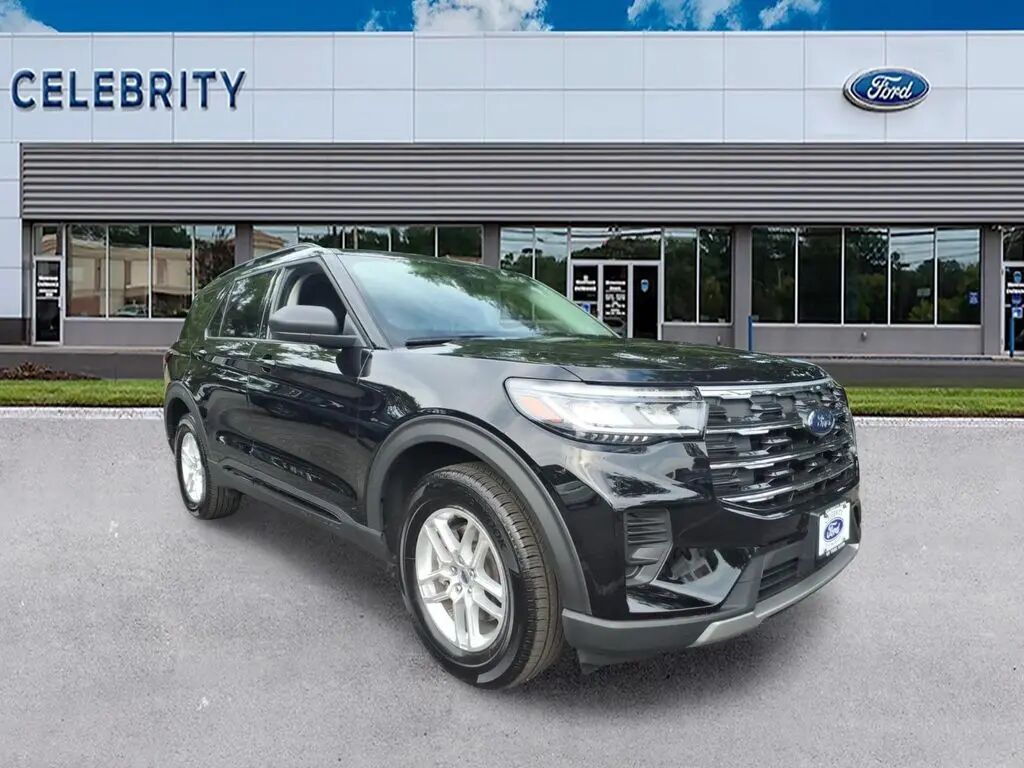 2026 Ford Explorer Active — photo 1 of 13
