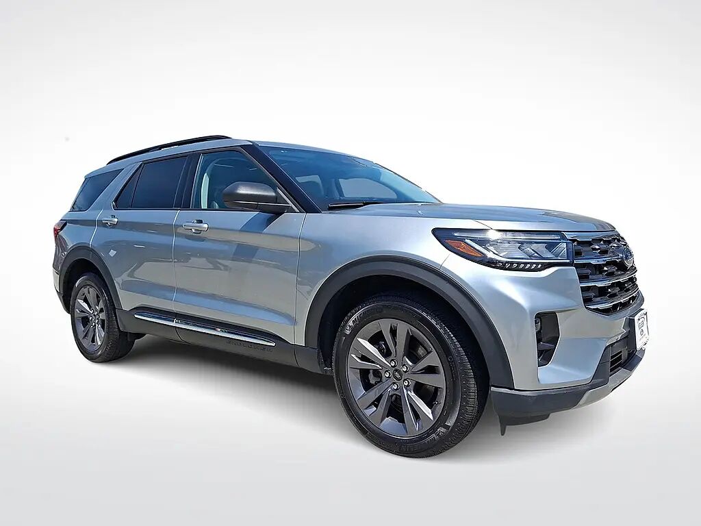 2025 Ford Explorer Active — photo 1 of 13