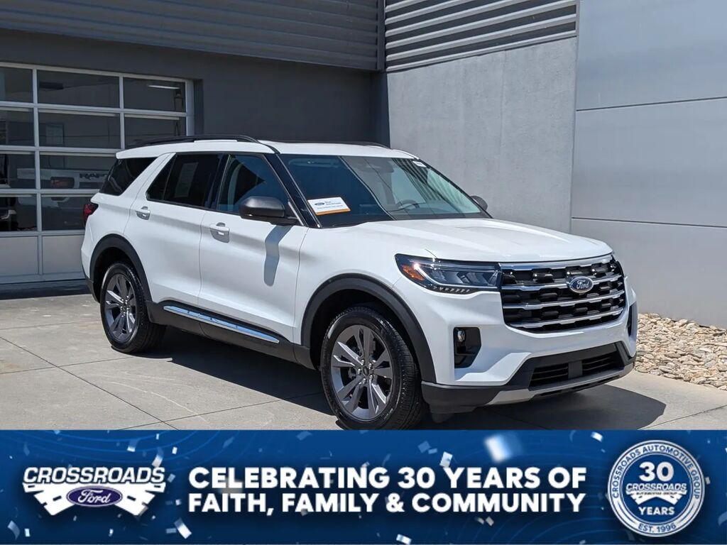 2025 Ford Explorer Active — photo 1 of 13