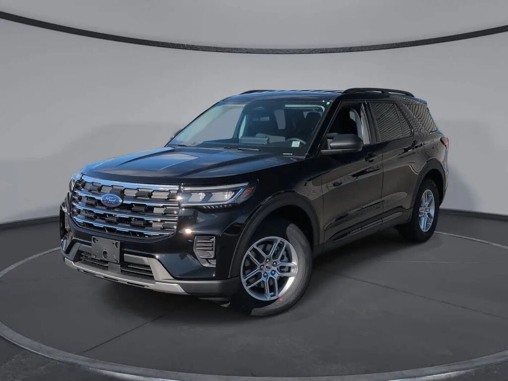 2026 Ford Explorer Active — photo 1 of 13