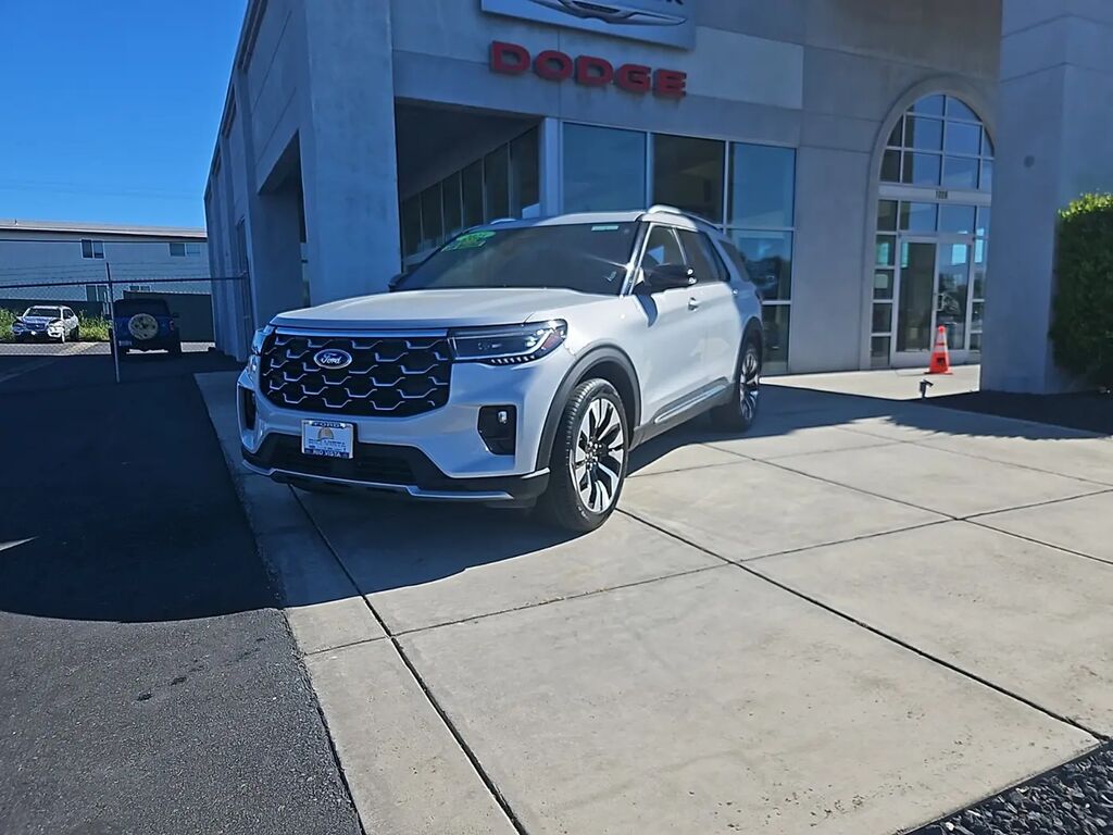 2025 Ford Explorer Platinum — photo 1 of 13