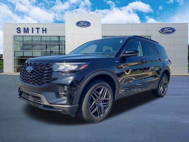 2025 Ford Explorer ST-Line — photo 1 of 13