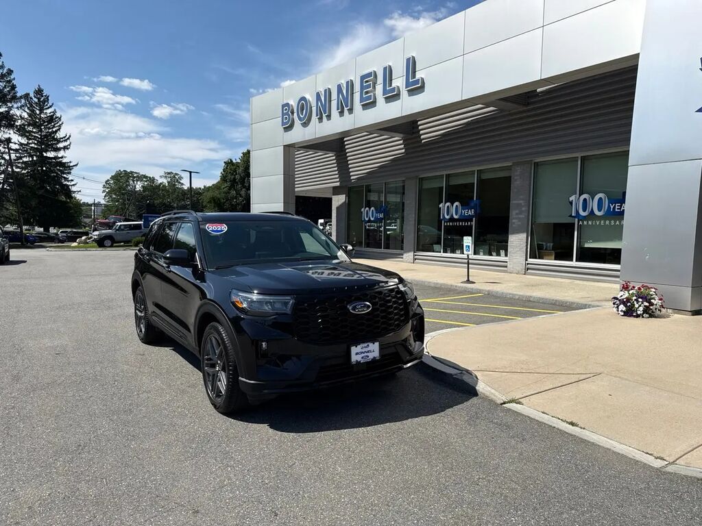 2025 Ford Explorer ST-Line — photo 1 of 13
