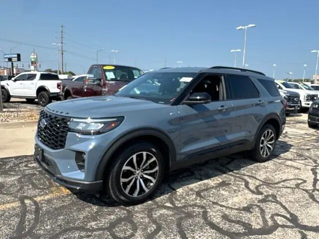 2025 Ford Explorer ST-Line