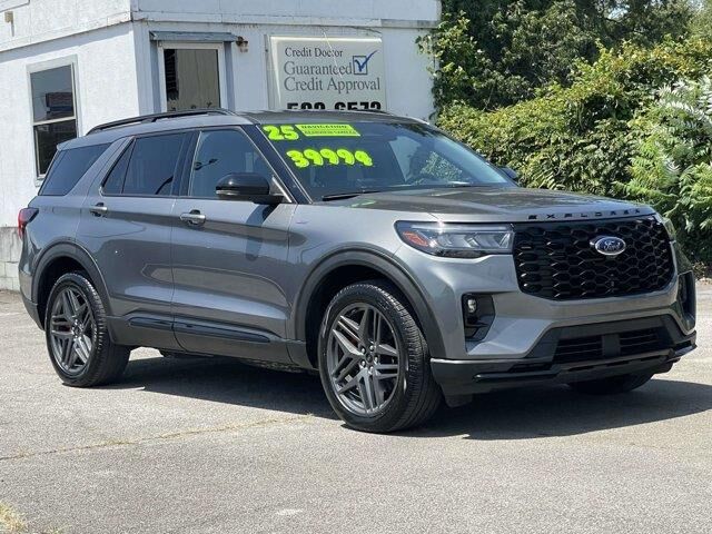 2025 Ford Explorer ST-Line — photo 1 of 13