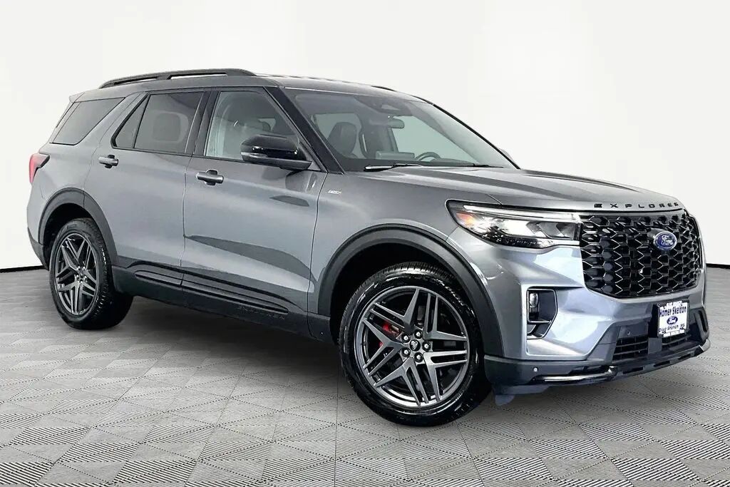 2025 Ford Explorer ST-Line — photo 1 of 13