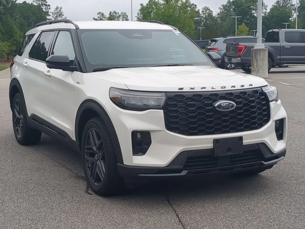 2025 Ford Explorer ST-Line — photo 1 of 13
