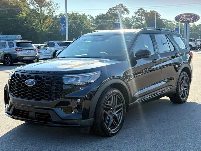 2025 Ford Explorer ST — photo 1 of 13