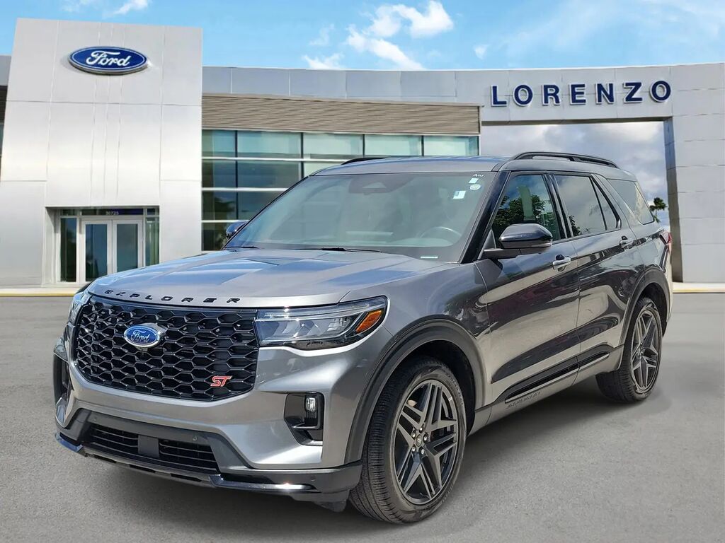 2025 Ford Explorer ST — photo 1 of 13