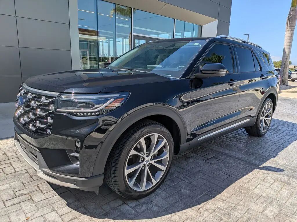 2025 Ford Explorer Platinum — photo 1 of 13
