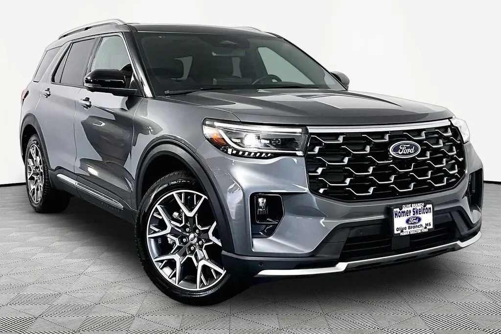2025 Ford Explorer Platinum — photo 1 of 13
