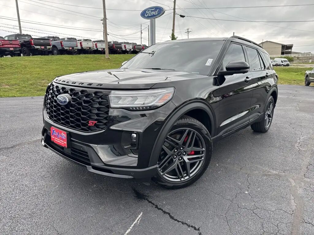 2025 Ford Explorer ST — photo 1 of 13