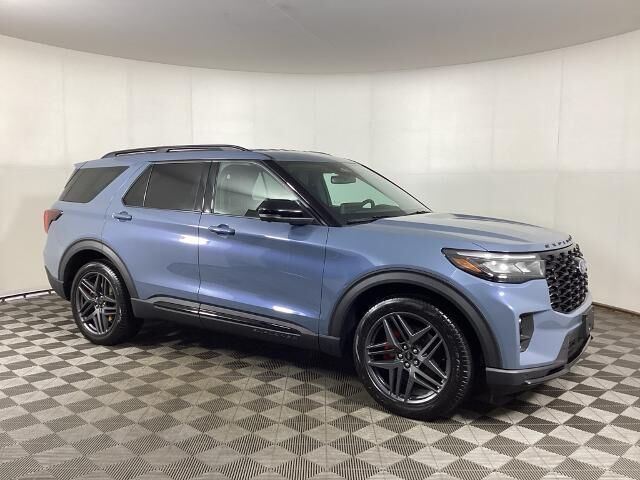 2025 Ford Explorer ST — photo 1 of 13