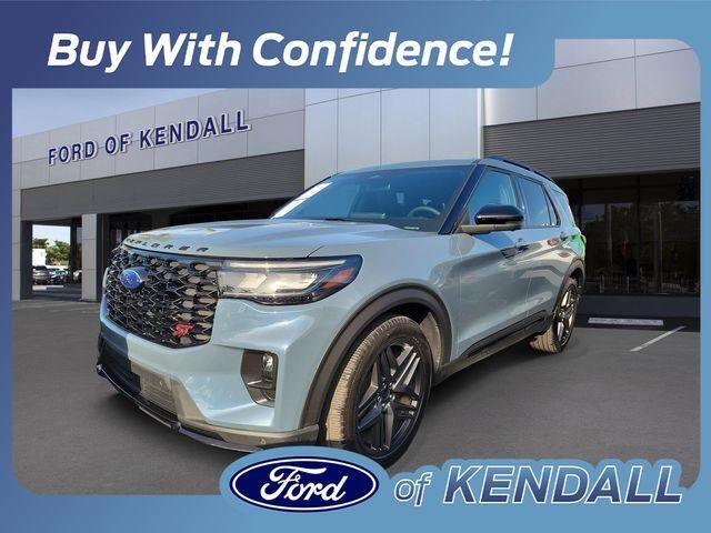 2025 Ford Explorer ST — photo 1 of 13