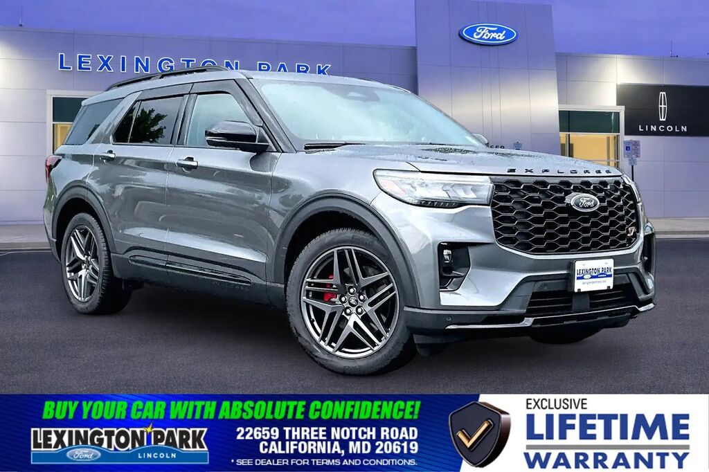 2025 Ford Explorer ST — photo 1 of 13