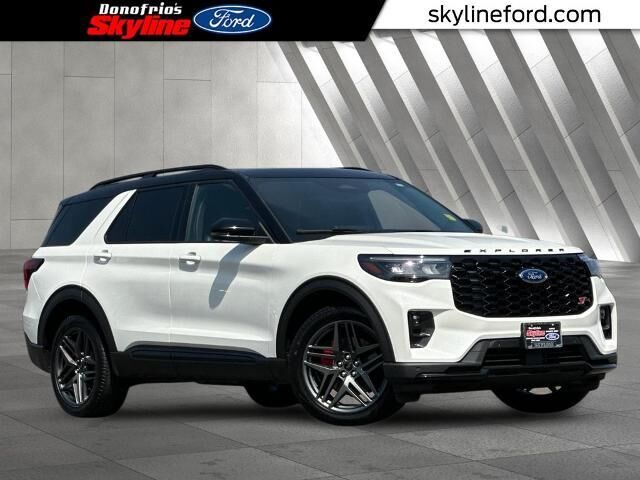 2025 Ford Explorer ST — photo 1 of 13
