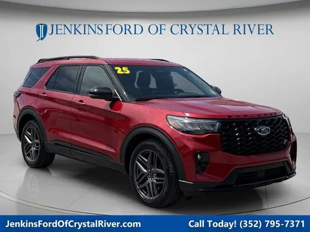 2025 Ford Explorer ST — photo 1 of 10