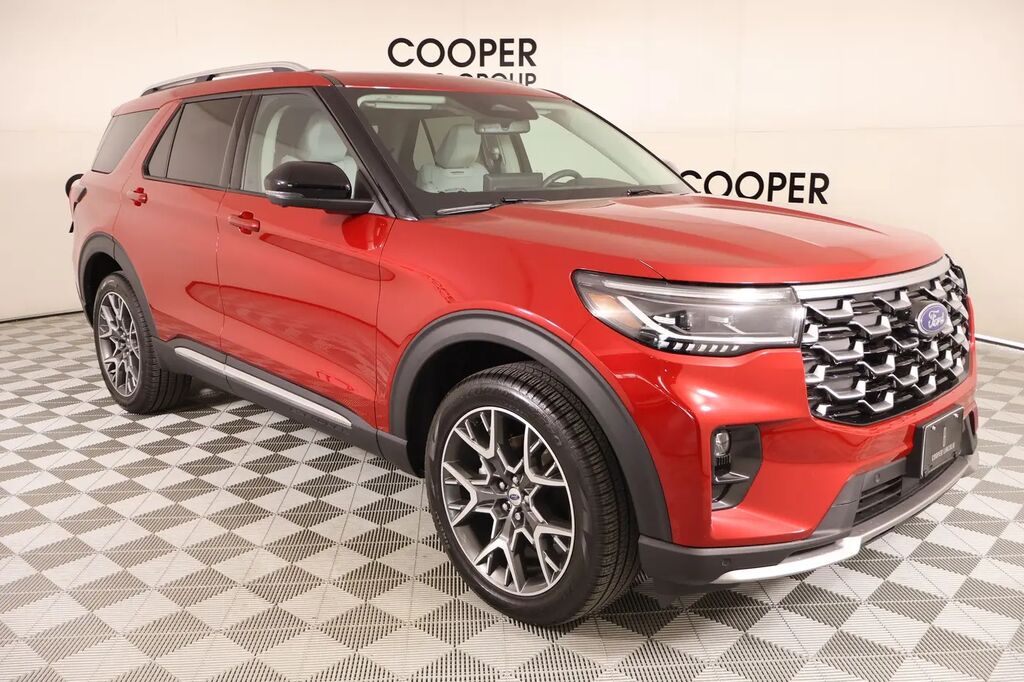 2025 Ford Explorer Platinum — photo 1 of 13