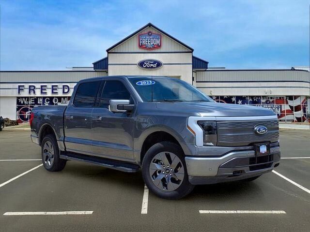 2023 Ford F-150 Lightning Lariat