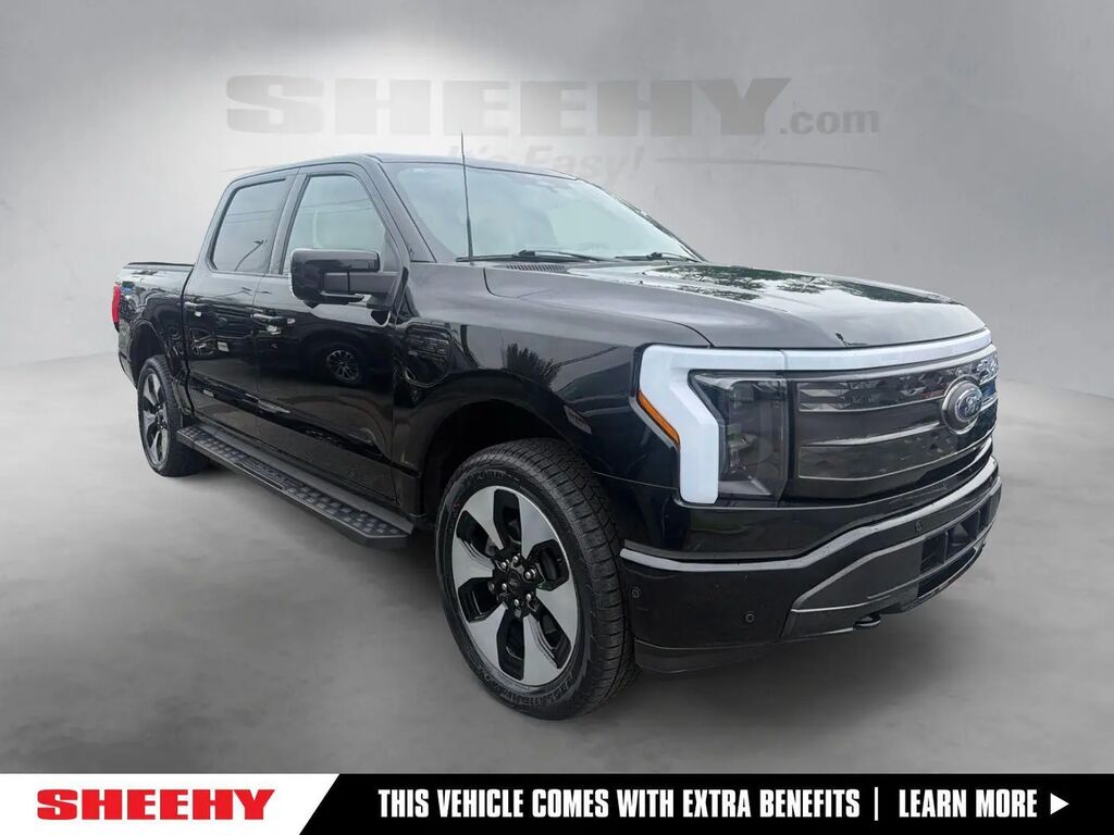 2023 Ford F-150 Lightning Platinum — photo 1 of 13