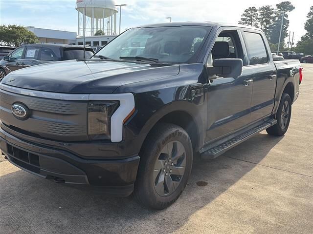 2023 Ford F-150 Lightning XLT — photo 1 of 6