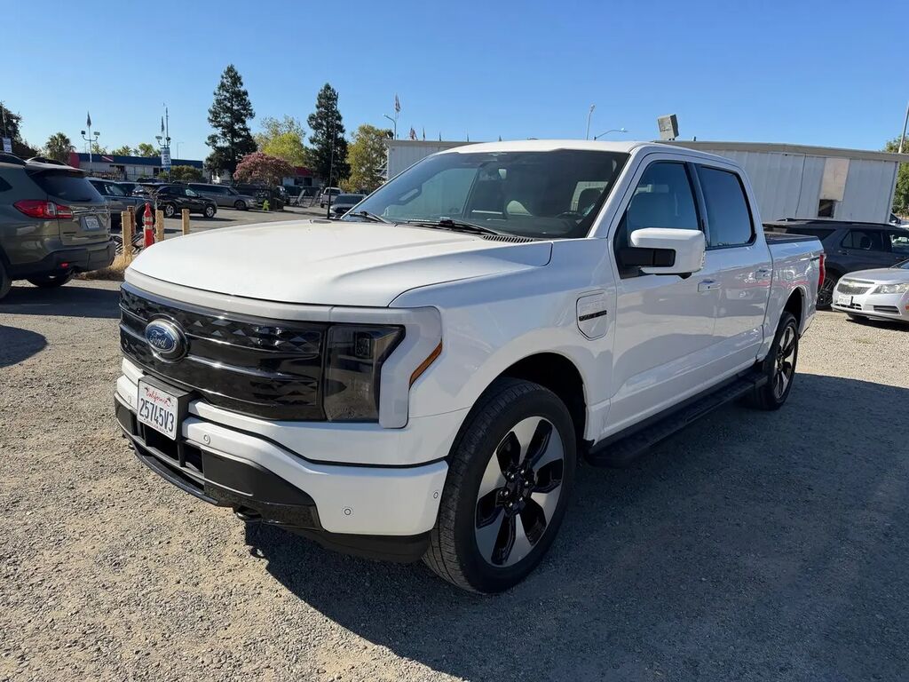 2023 Ford F-150 Lightning Platinum — photo 1 of 13