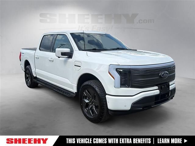 2023 Ford F-150 Lightning Lariat — photo 1 of 13