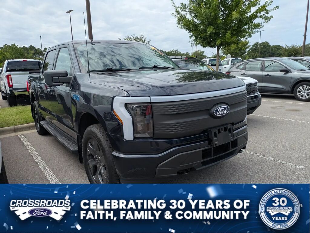 2025 Ford F-150 Lightning Flash — photo 1 of 4