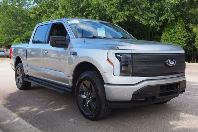2025 Ford F-150 Lightning Flash