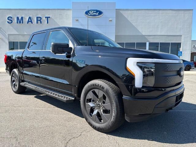 2025 Ford F-150 Lightning Flash — photo 1 of 7
