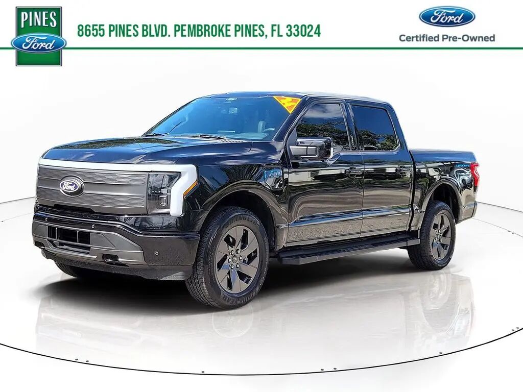2024 Ford F-150 Lightning Lariat — photo 1 of 13