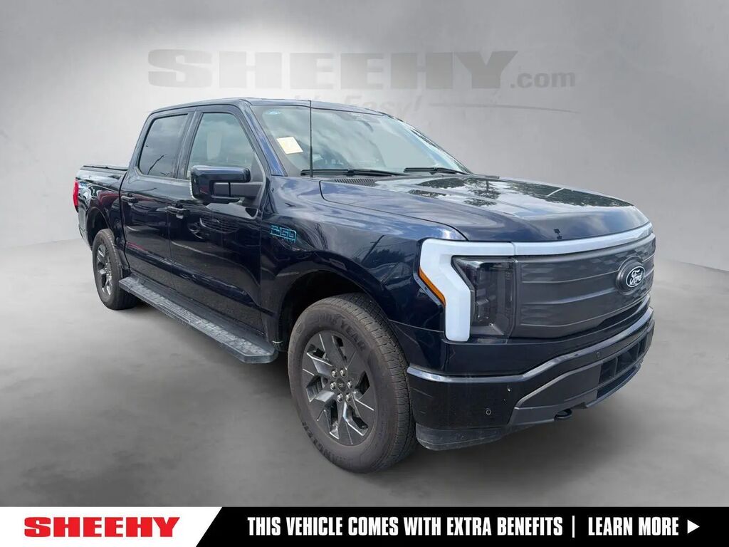 2025 Ford F-150 Lightning Lariat — photo 1 of 13