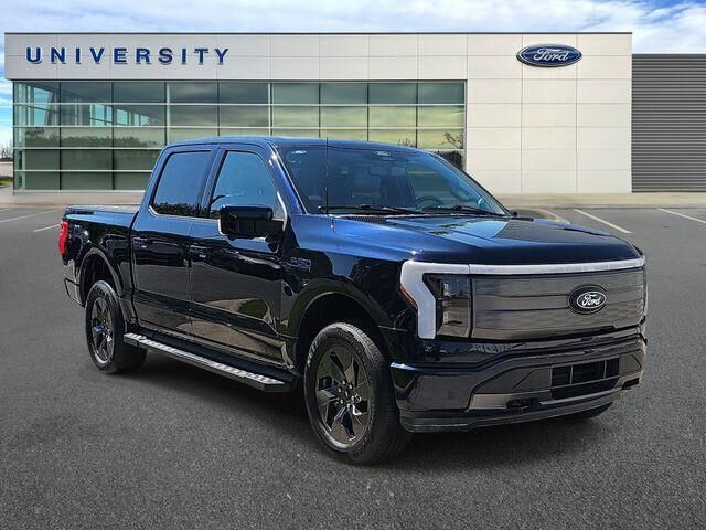 2025 Ford F-150 Lightning Lariat