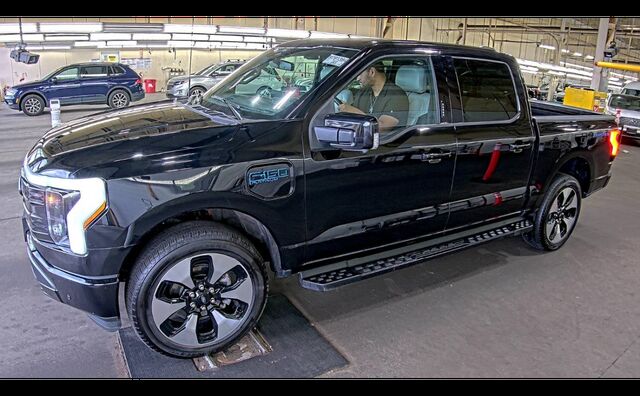 2024 Ford F-150 Lightning Platinum — photo 1 of 11
