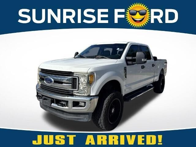 2017 Ford F-250 Super Duty XLT — photo 1 of 13