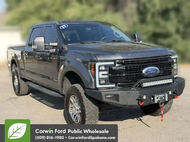 2017 Ford F-250 Super Duty Lariat — photo 1 of 13