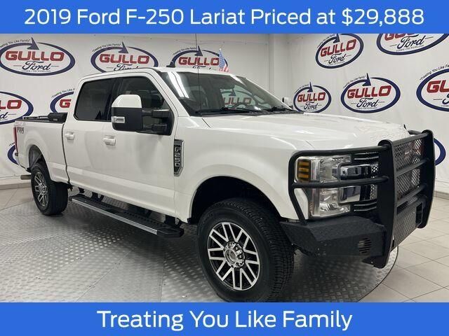 2019 Ford F-250 Super Duty Lariat — photo 1 of 13
