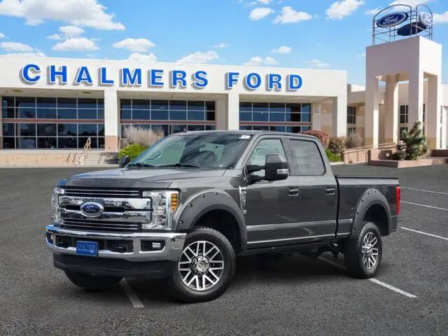 2019 Ford F-250 Super Duty Lariat — photo 1 of 13