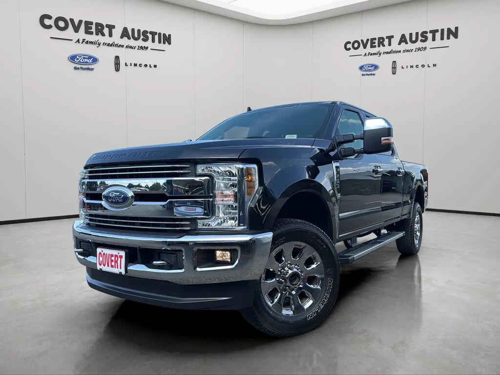 2019 Ford F-250 Super Duty Lariat — photo 1 of 13