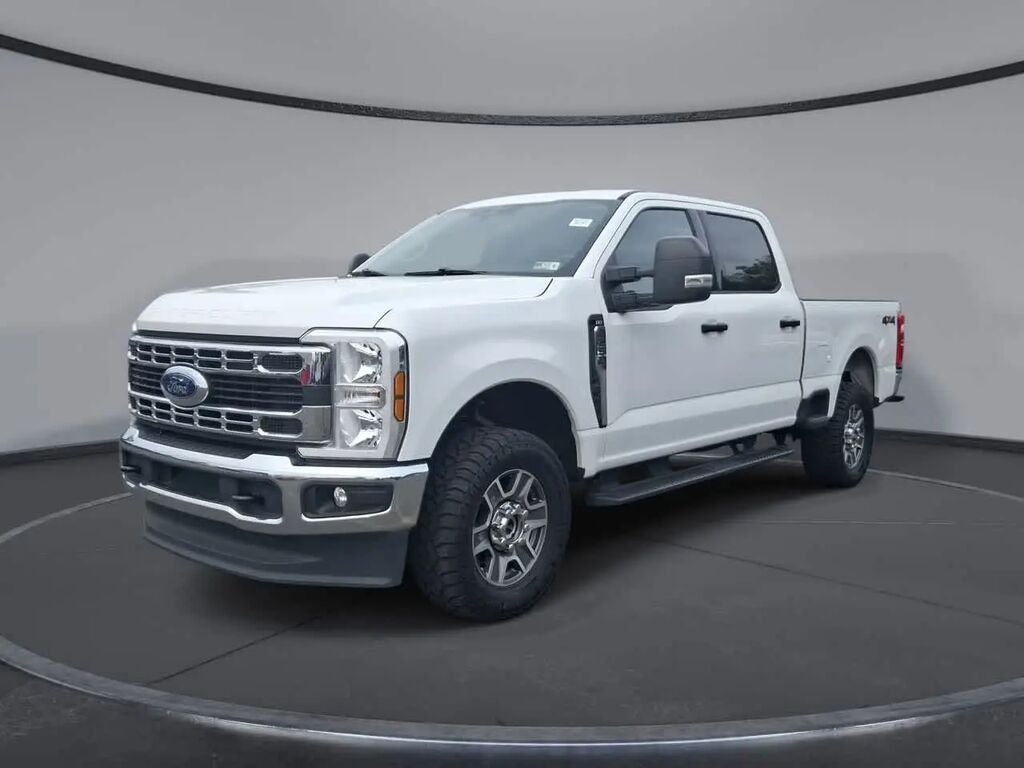 2025 Ford F-250 Super Duty XLT — photo 1 of 13