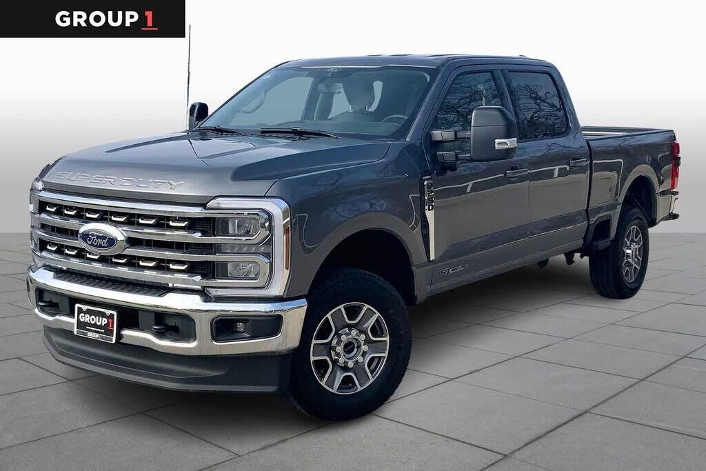 2024 Ford F-250 Super Duty Lariat — photo 1 of 12