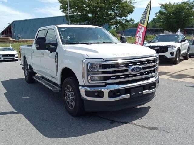 2026 Ford F-250 Super Duty Lariat — photo 1 of 13