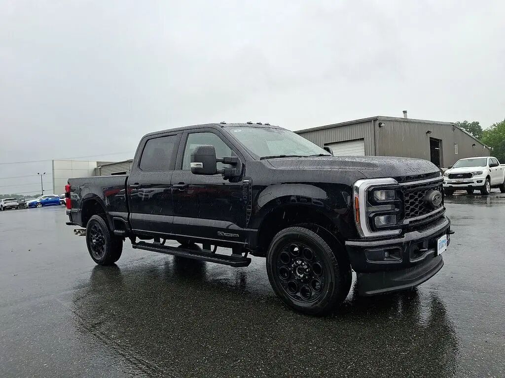 2026 Ford F-250 Super Duty Lariat — photo 1 of 13