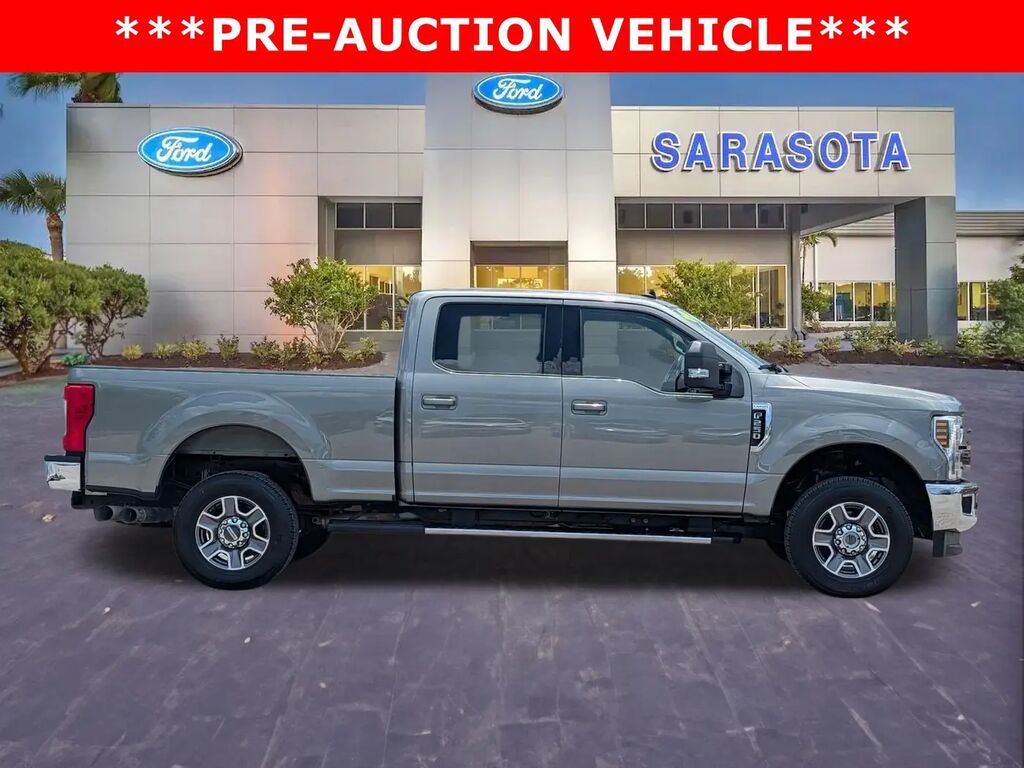2019 Ford F-250 Super Duty Lariat — photo 1 of 13